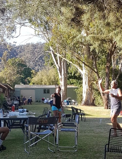 back-area-people-1-4